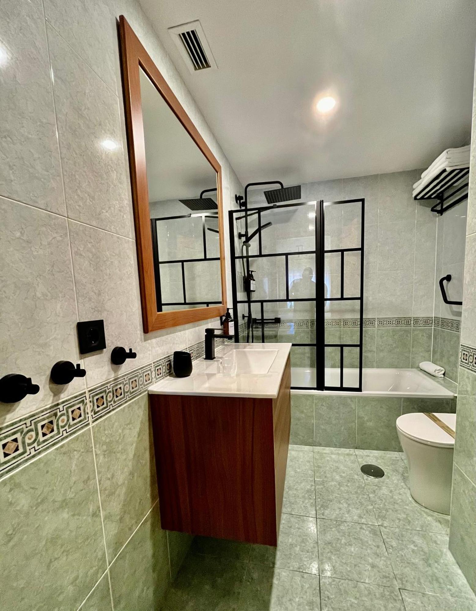 Elegante Apartamento Tres Colores อาลิกันเต ภายนอก รูปภาพ