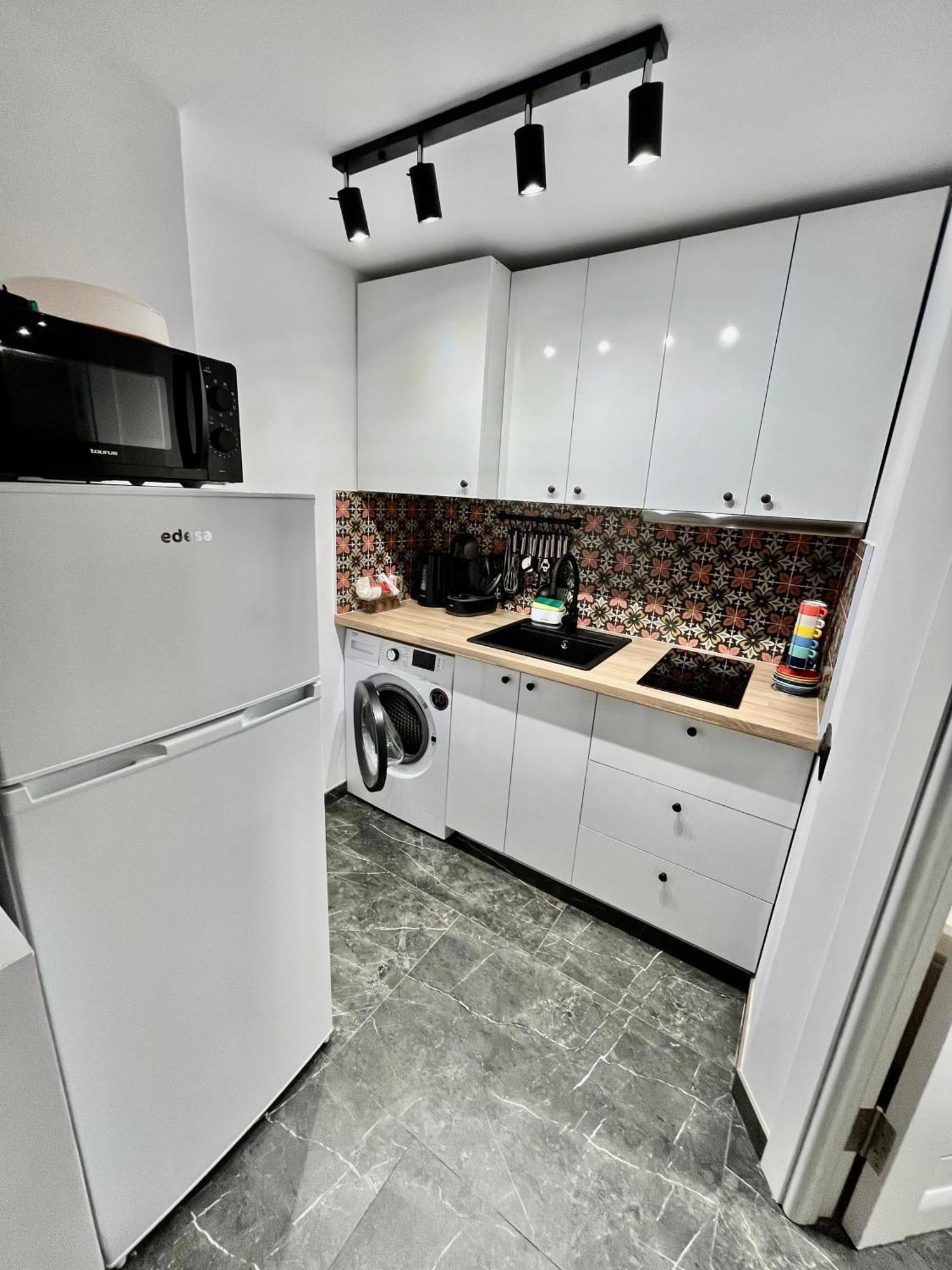 Elegante Apartamento Tres Colores อาลิกันเต ภายนอก รูปภาพ